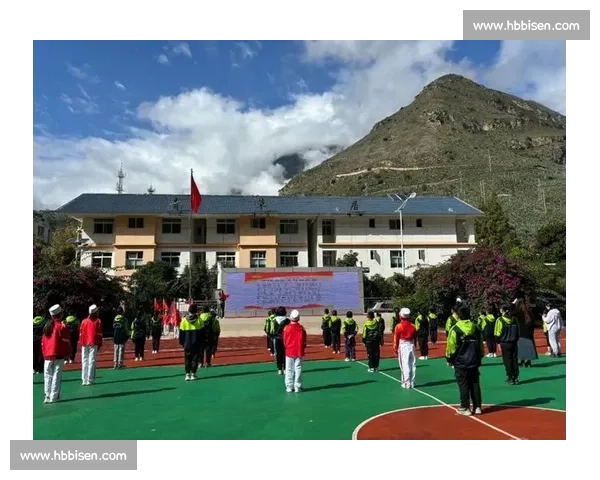 甘孜队赛后扫净休息室:绿茵场后的文明注脚